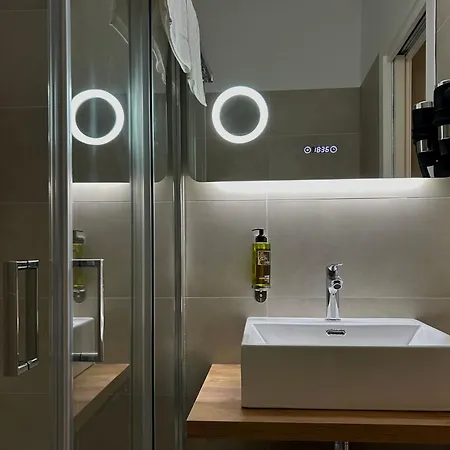 Moma Urban 招待所 巴里