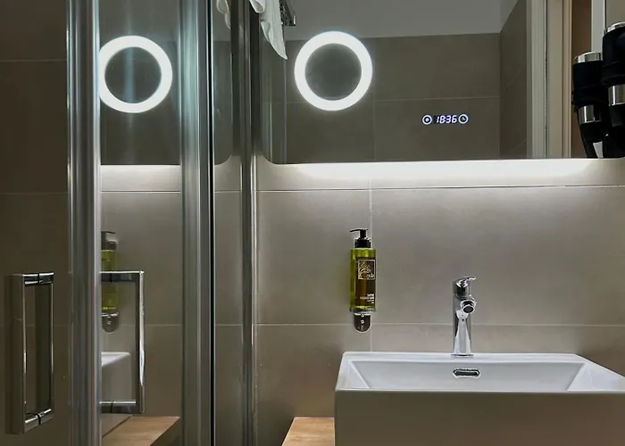 Moma Urban בית הארחה בארי